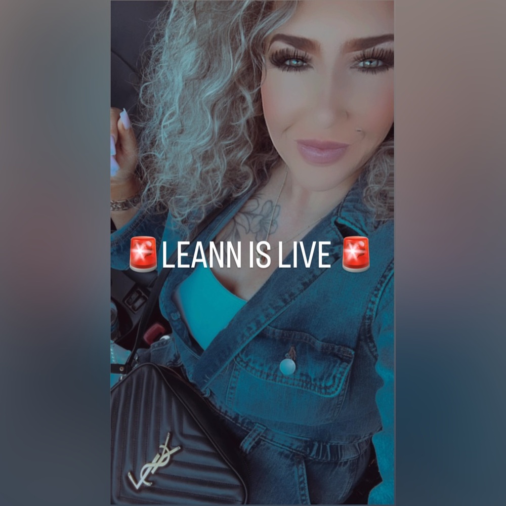 LIVE SHOW ❀
Like this listing to be notified when I’m live! ♡ - Picture 6 of 6